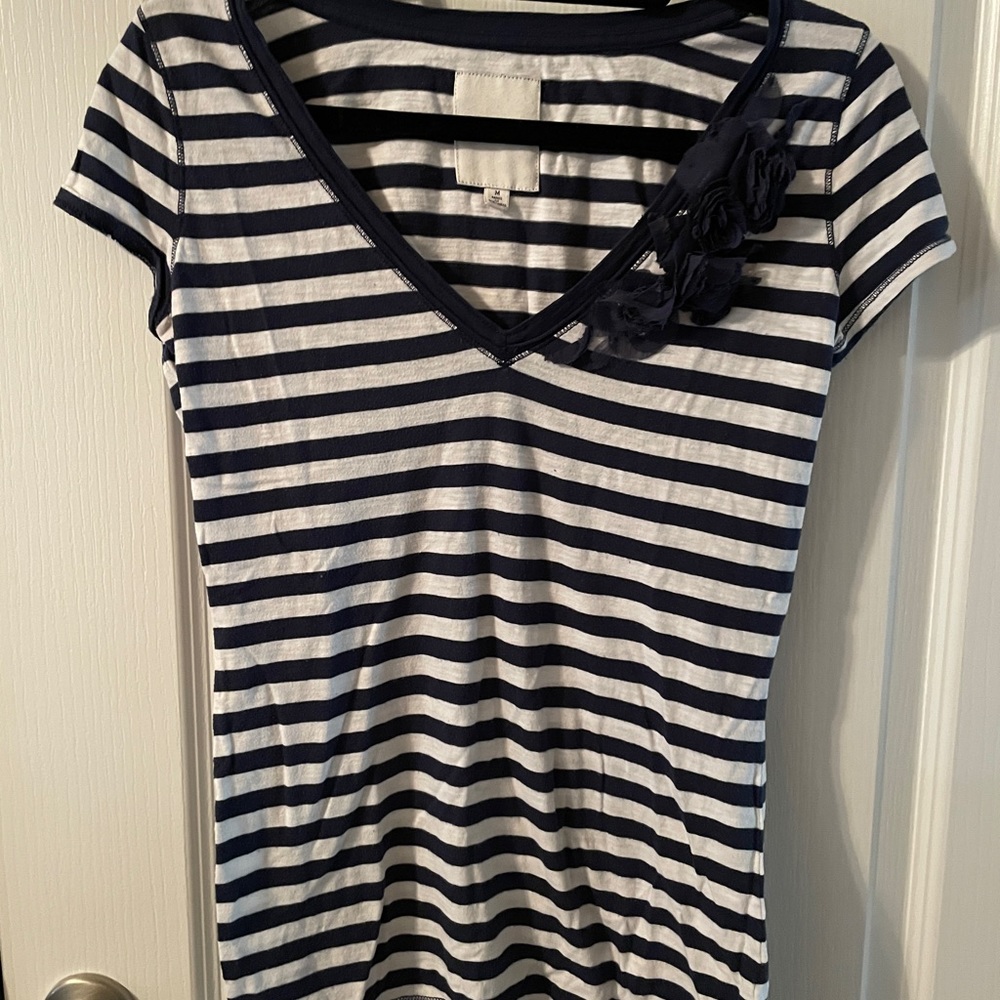 Gilly Hicks V-neck top shirt Navy Blue & White striped with embellishment size M